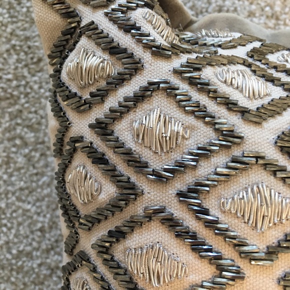 Accent pillows - Picture 3 of 4